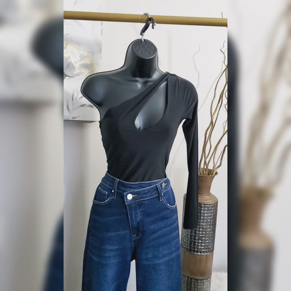 Load and play video in Gallery viewer, Classic - Cross Over Denim