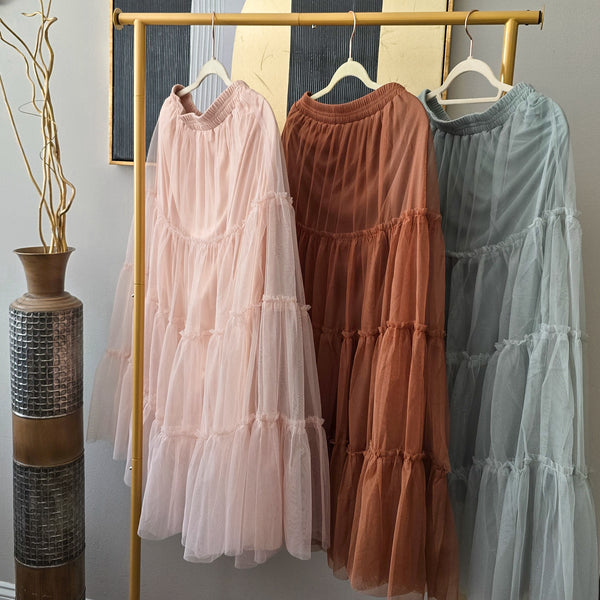 Load image into Gallery viewer, City Dates - Tulle Skirt (+Colors)
